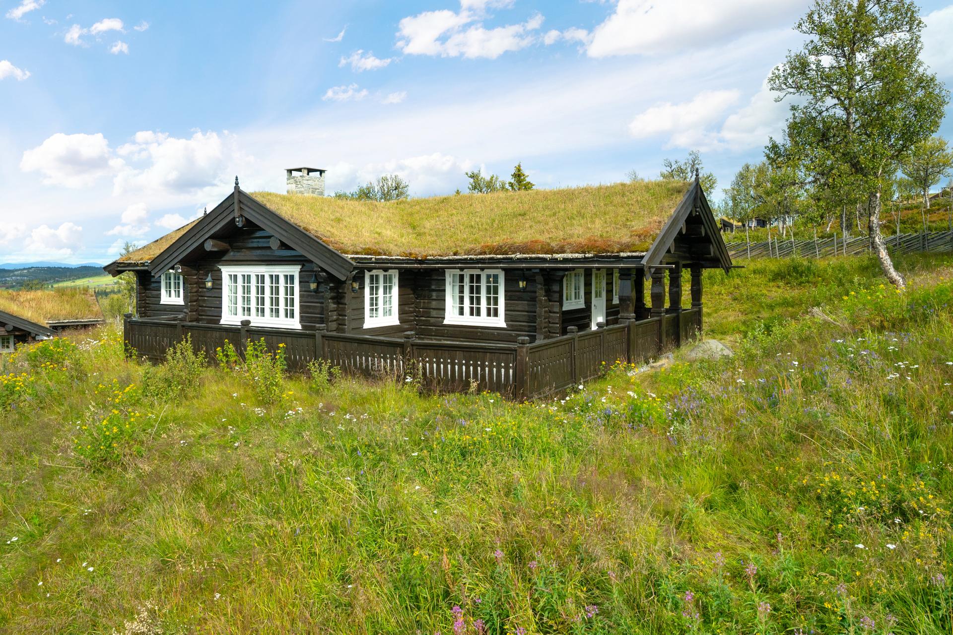 Eiendomsmegler 1 v/Unni Rolstad presenterer Lauvåsvegen 195! Foto: Ivar Flagestad. Bilde nummer 1 av 3